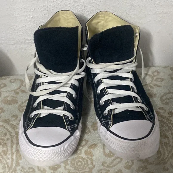 Colin Kaepernick converse high tops -SIGNED- citizen of the year SZ 11